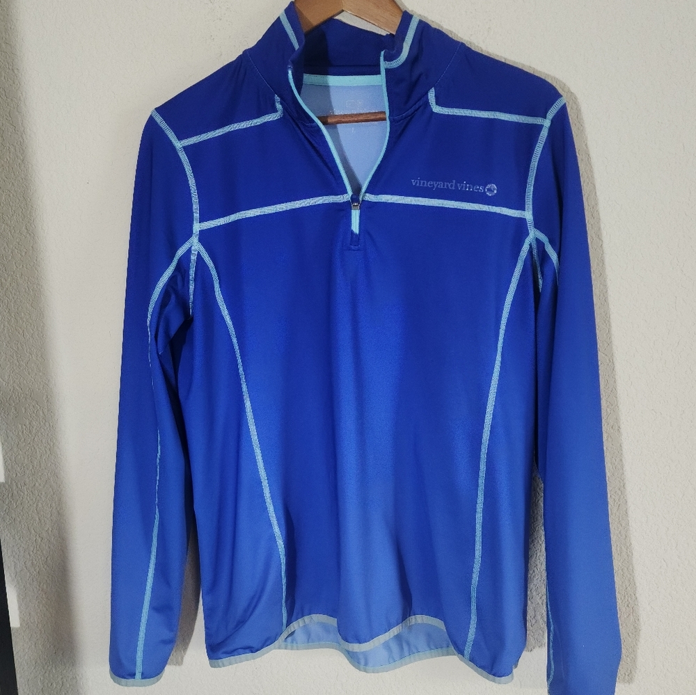 Vineyard vines pull over large.            ‎    Bin 28